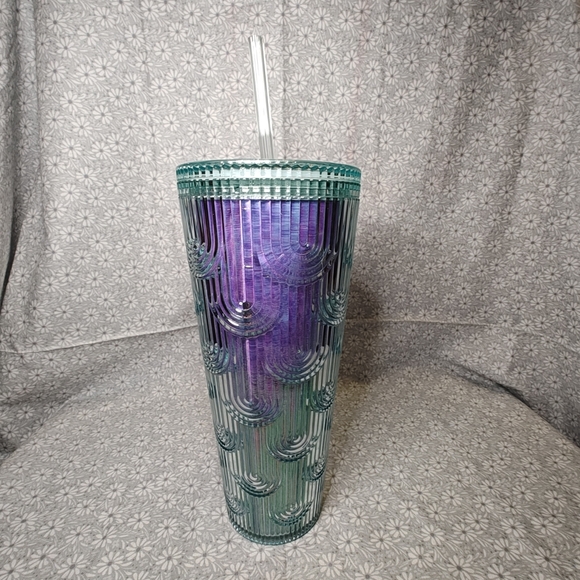 Starbucks Spring 2022 Iridescent Purple/Green Venti Tumbler Cup 24 oz NWT - Picture 2 of 8